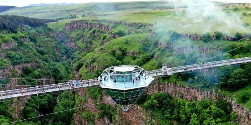 Dashbashi Canyon Tour - Diamond Bridge over a stunning canyon