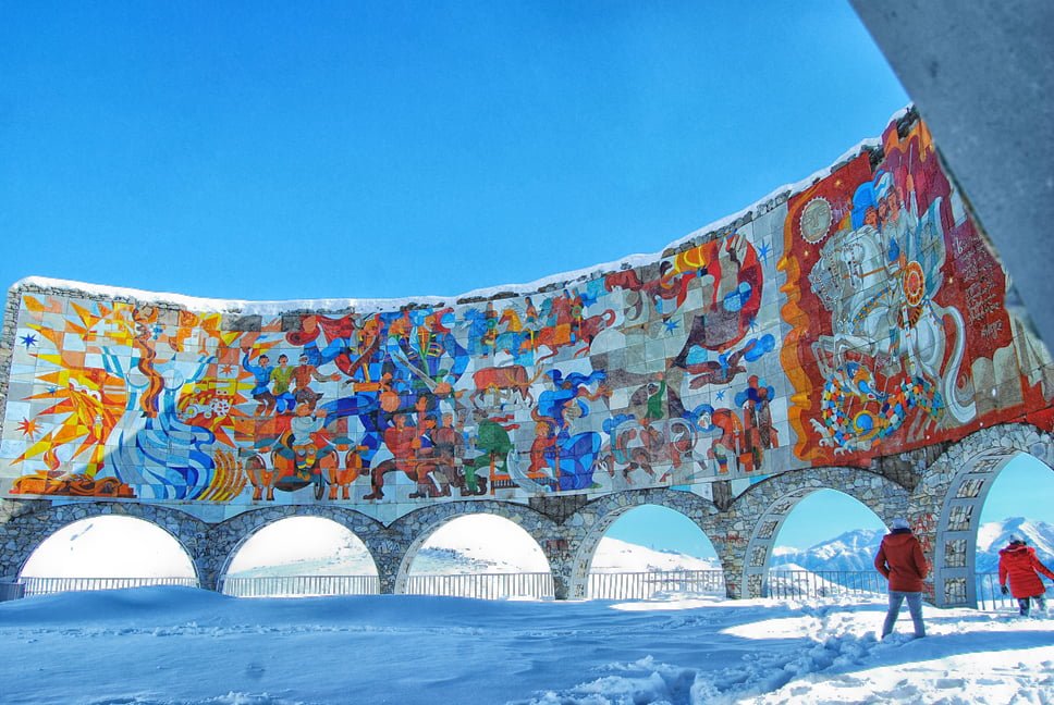 Gudauri Panorama viewpoint and Friendship Monument