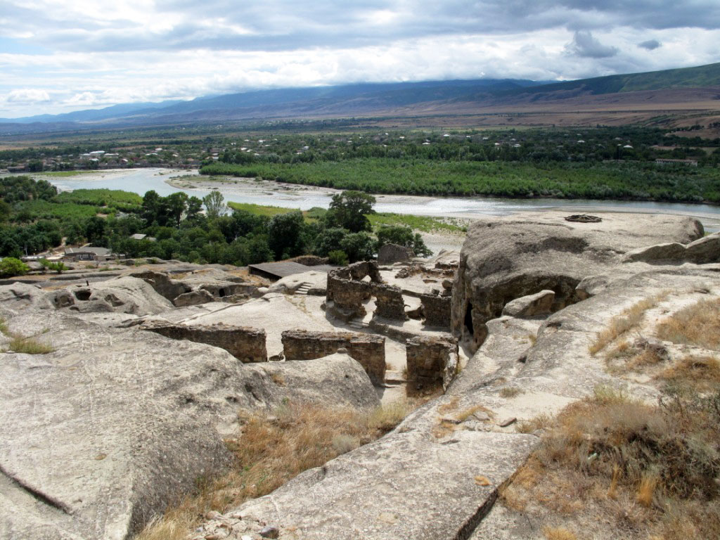 Mtkvari River valley view from Uplistsikhe cave city